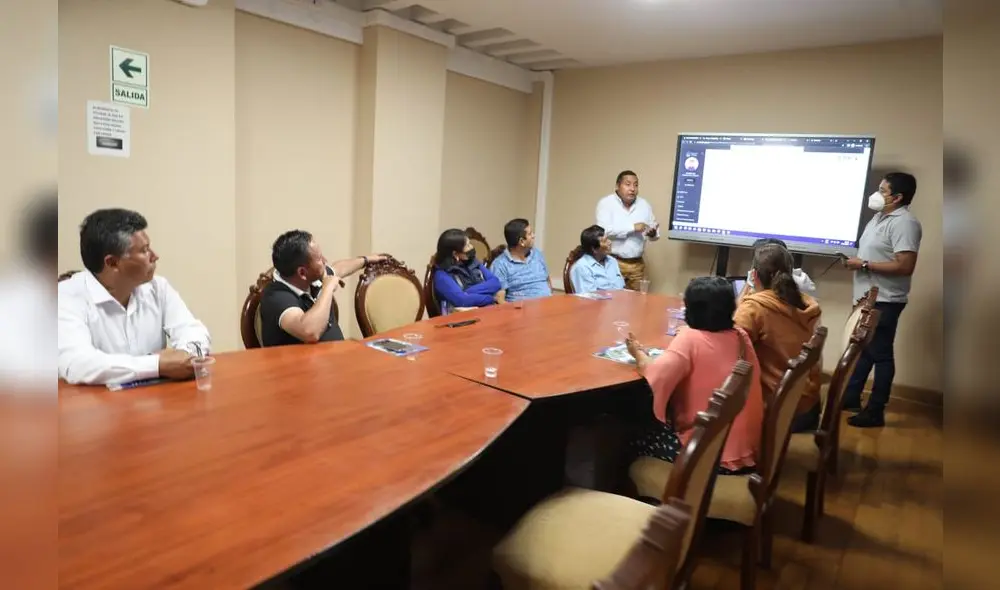 Transportistas sostuvieron reunión con alcalde José Ruiz. Foto: MPT