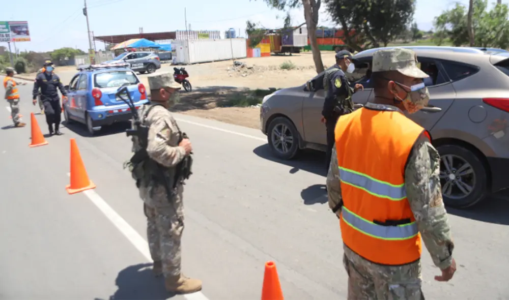 Ante la medida de inmovilización social obligatoria decretada por el Gobierno, solo algunos espacios continúan atendiendo con normalidad. Foto: Clinton Medina/Archivo LR