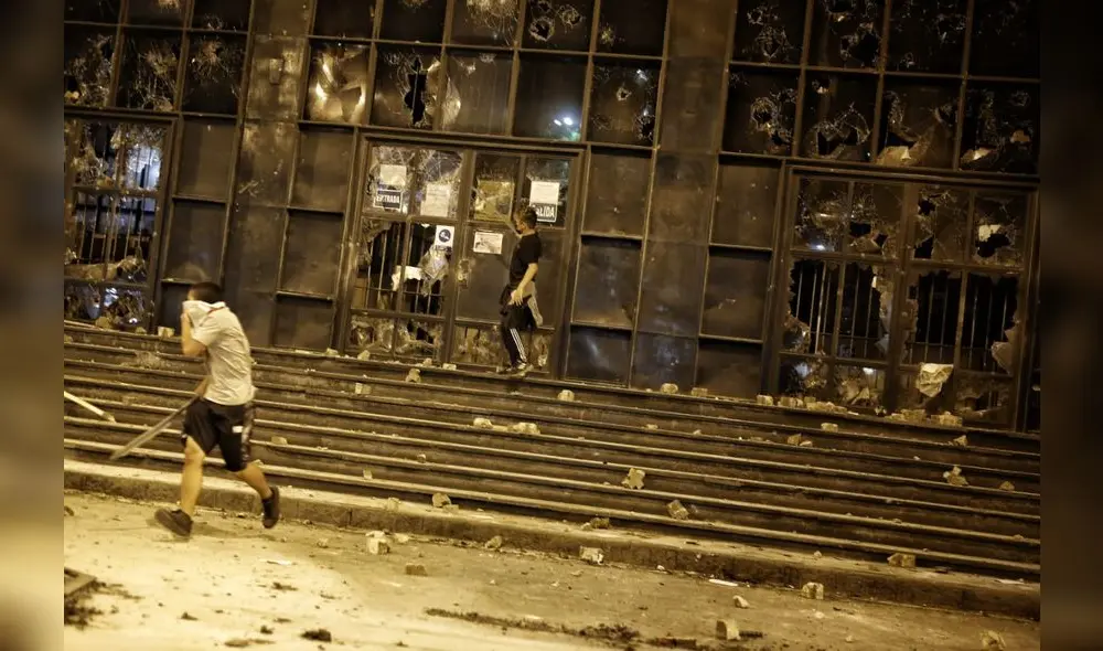 Manifestantes se concentraron en la avenida Abancay. Foto: Antonio Melgarejo / La República Manifestantes se concentraron en la avenida Abancay. Foto: Antonio Melgarejo / La República