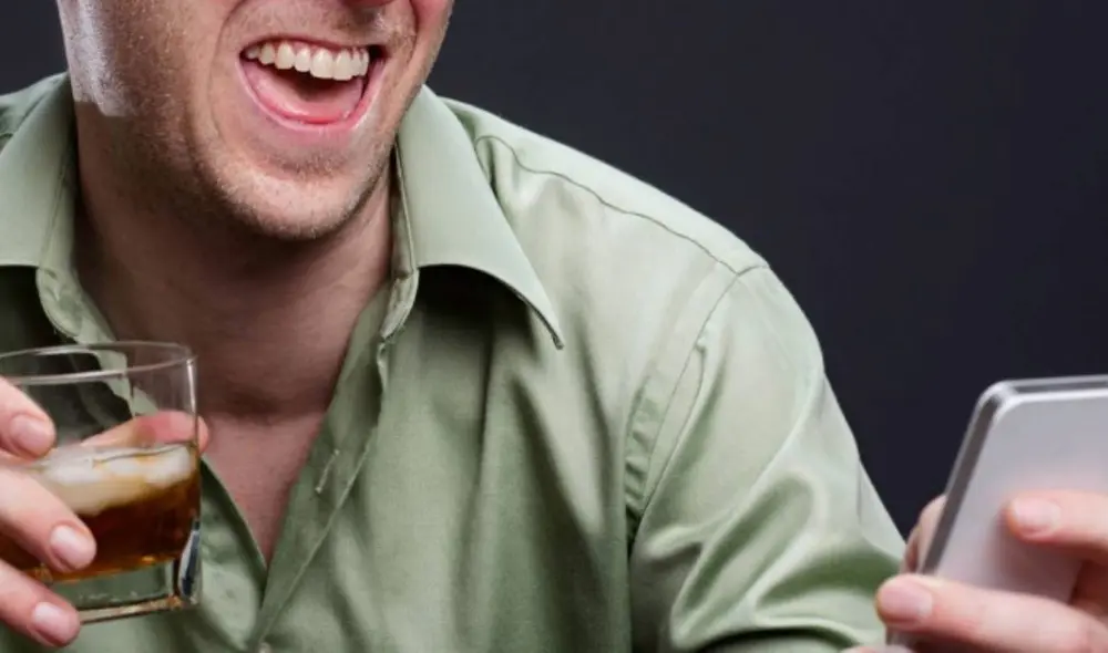 No lo hagas. ¿Cuántas veces te has arrepentido de los mensajes o publicaciones que has hecho cuando te pasaste de copas? Con esta nueva herramienta todo se solucionará. Foto: Interesting Engineering No lo hagas. ¿Cuántas veces te has arrepentido de los mensajes o publicaciones que has hecho cuando te pasaste de copas? Con esta nueva herramienta todo se solucionará. Foto: Interesting Engineering