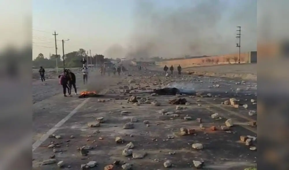 Los agentes detenidos fueron identificados como Juan Carlos Tucta Ayala y Hams Jesús Velezmoro Rodríguez. Foto: Andina