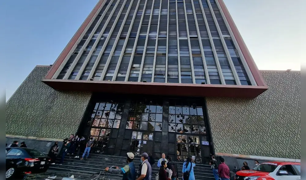 Así amaneció Lima tras protestas. Foto: URPI-LR