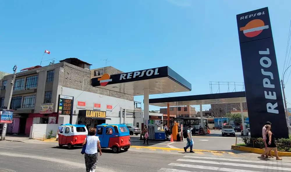 Recorrido por grifos de Repsol. Foto: Urpi/ La República