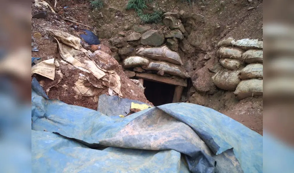 Fallecimiento se produjo por el desprendimiento de rocas que cayeron en el interior del tajo del socavón. Foto: La República Fallecimiento se produjo por el desprendimiento de rocas que cayeron en el interior del tajo del socavón. Foto: La República