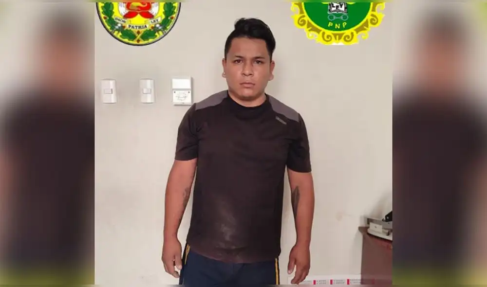 Agentes policiales capturaron a Jimmy Alvarado en la carretera. Foto PNP Agentes policiales capturaron a Jimmy Alvarado en la carretera. Foto PNP