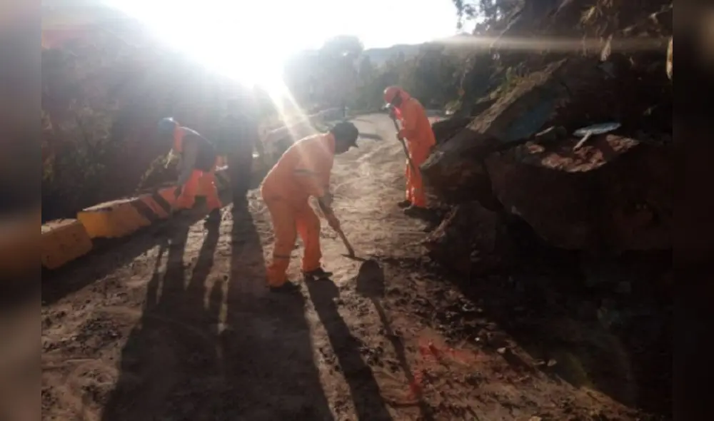 El tránsito vehicular en la vía vecinal AN-665 se encuentra interrumpido. Foto: COER Áncash El tránsito vehicular en la vía vecinal AN-665 se encuentra interrumpido. Foto: COER Áncash