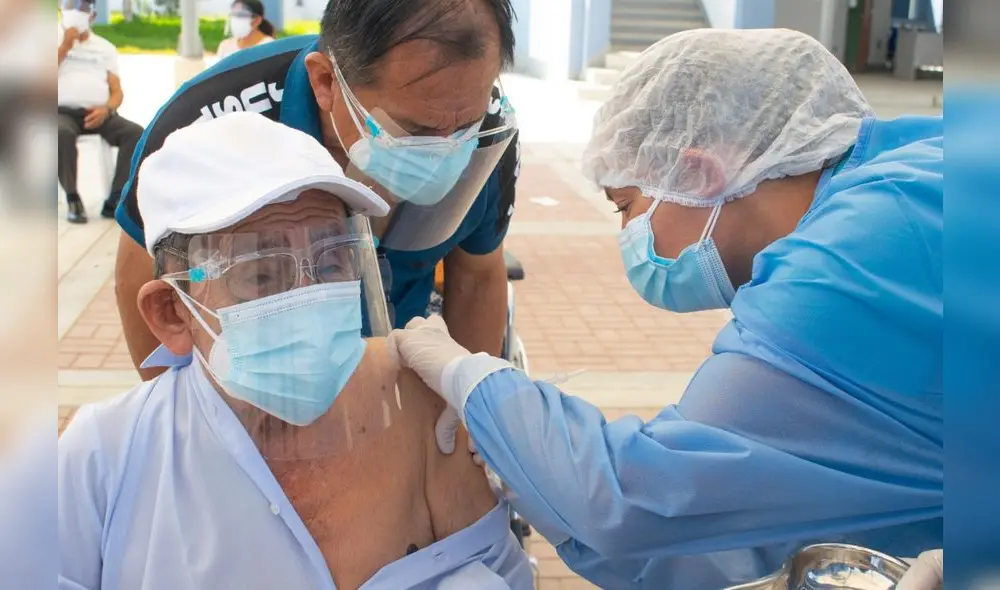 Adultos recibirán vacunas de los laboratorios Pfizer y Moderna con el objetivo de mantener el nivel de inmunidad en la región. Foto: Diresa