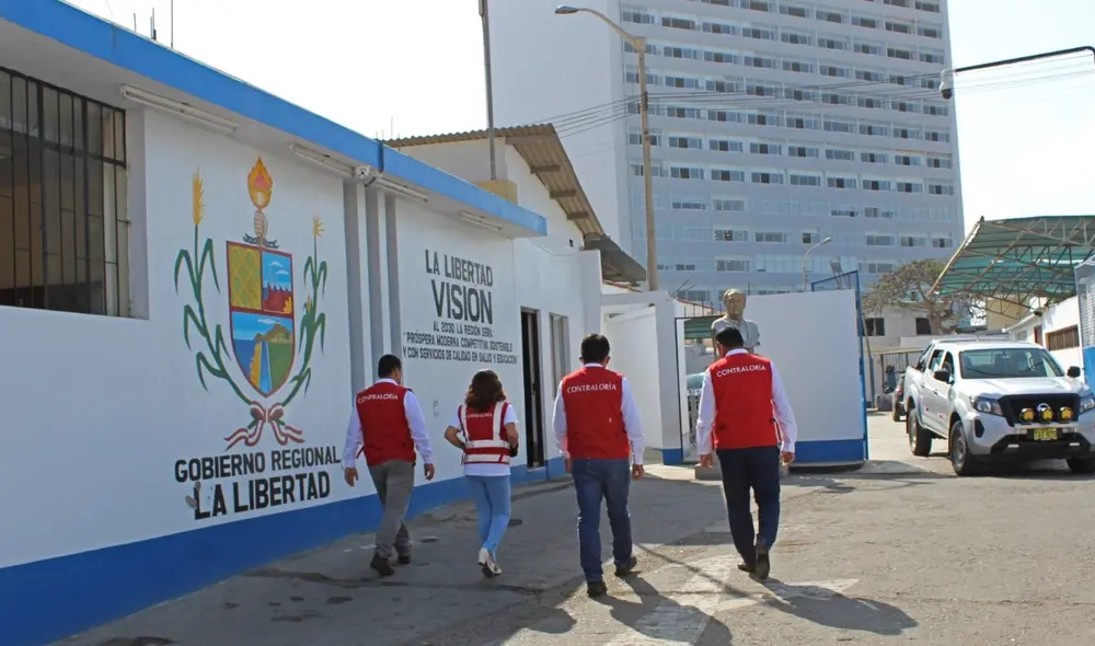 Son seis funcionarios y servidores públicos del GORE La Libertad con responsabilidades. Foto: Contraloría Son seis funcionarios y servidores públicos del GORE La Libertad con responsabilidades. Foto: Contraloría