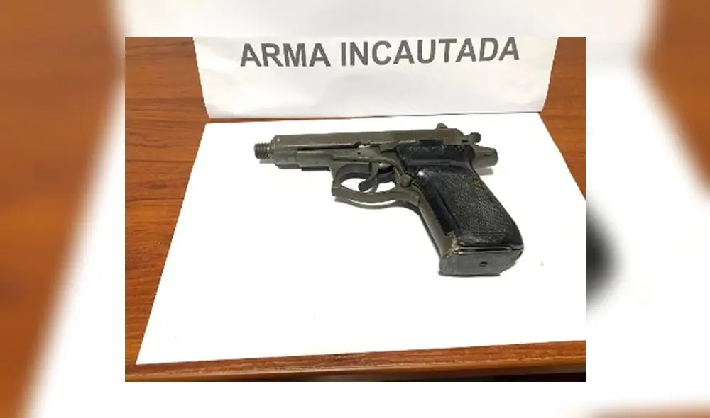 La Policía incautó la pistola CZ83. Foto: PNP