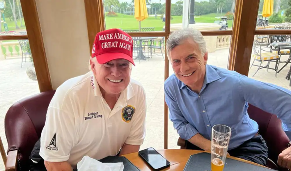 El encuentro entre Donald Trump y Mauricio Macri en la mansión de estilo hispano-morisco duró alrededor de una hora y media. Foto: Twitter/Mauricio Macri