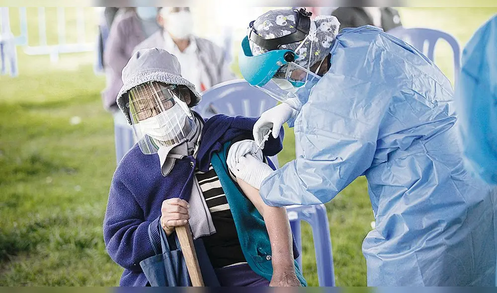 Meta. 105 mil mayores de 70 años recibirán cuarta dosis. Foto: La República Meta. 105 mil mayores de 70 años recibirán cuarta dosis. Foto: La República