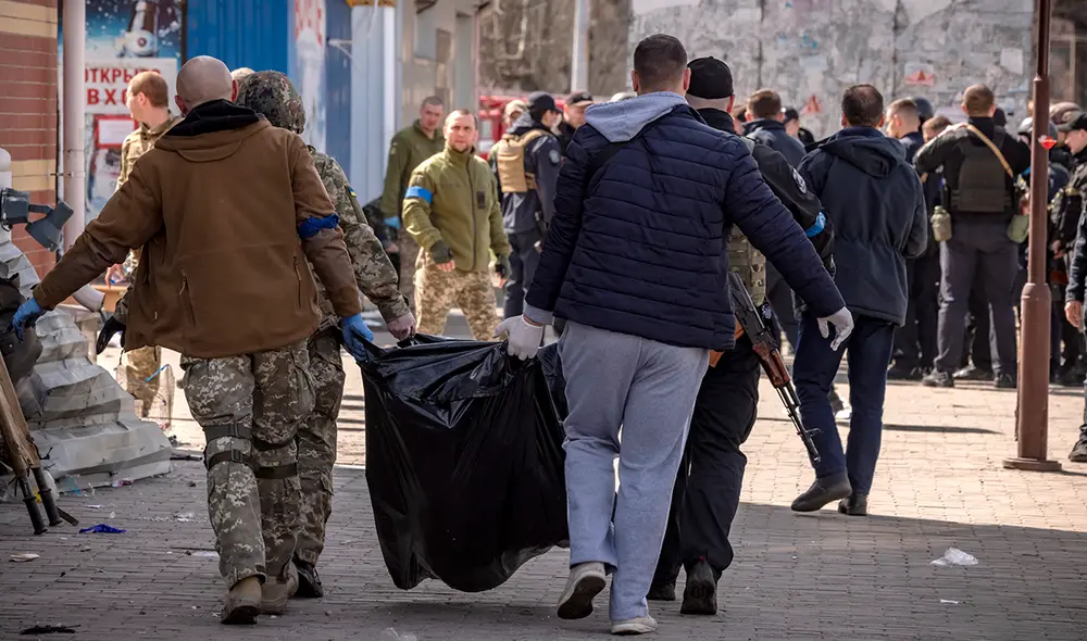 Decenas de personas murieron en un ataque ruso contra la estación de tren de Kramatorsk. Foto: AFP