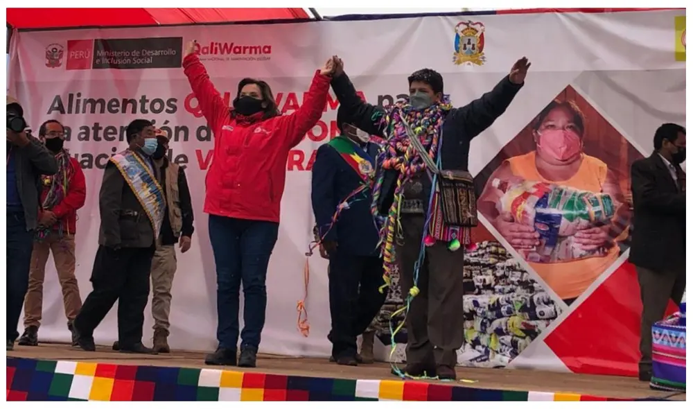 "En estos 5 años tenemos el compromiso de colocar la primera piedra de ese cimiento para poder cambiar la historia de nuestra patria”, dijo Dina Boluarte. Foto: Midis "En estos 5 años tenemos el compromiso de colocar la primera piedra de ese cimiento para poder cambiar la historia de nuestra patria”, dijo Dina Boluarte. Foto: Midis