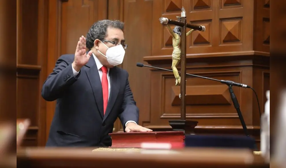 Luis Picón votó contra la moción de censura al exministro Condori. Foto: Andina.