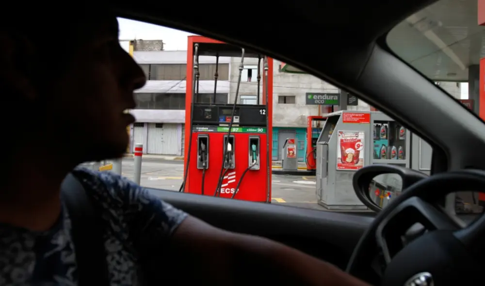 Conoce todos los detalles sobre el precio de los combustibles hoy, 9 de abril. Foto: Jorge Cerdán/La República