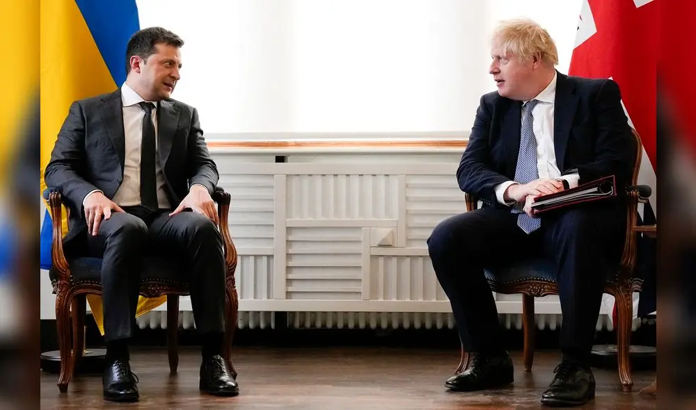 Jonhson fue a Ucrania “para reunirse personalmente con el presidente Zelenski, en un gesto de solidaridad con el pueblo ucraniano”. Foto: AFP Jonhson fue a Ucrania “para reunirse personalmente con el presidente Zelenski, en un gesto de solidaridad con el pueblo ucraniano”. Foto: AFP