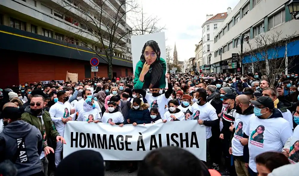 Un tribunal de menores de Pontoise, al noroeste de París, impuso 10 años de prisión a los acusados, un chico y una chica de 16 años, por el “homicidio” de la menor. Foto: AFP Un tribunal de menores de Pontoise, al noroeste de París, impuso 10 años de prisión a los acusados, un chico y una chica de 16 años, por el “homicidio” de la menor. Foto: AFP