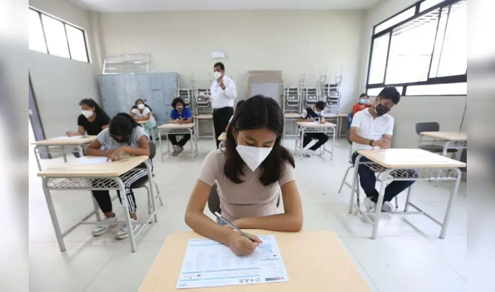 Estudiantes buscan aprobar el examen de admisión para ingresar a la universidad. Foto: Andina