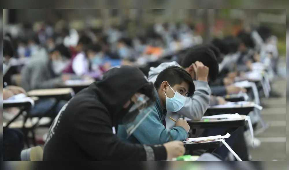 Estudiantes buscan aprobar el examen de admisión para ingresar a la universidad. Foto: Andina