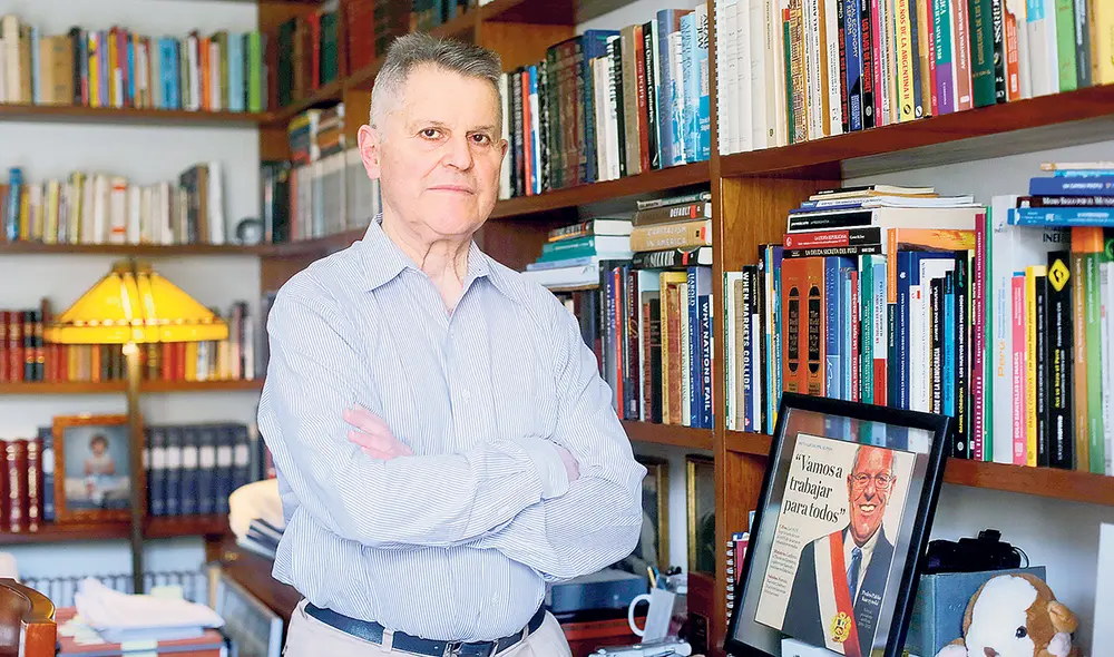 Reclamo. Miguel Kuczynski pide al sistema judicial que se permita a su hermano defenderse en libertad y permitirle atender su salud en mejores condiciones. Foto: Félix Contreras/ La República Reclamo. Miguel Kuczynski pide al sistema judicial que se permita a su hermano defenderse en libertad y permitirle atender su salud en mejores condiciones. Foto: Félix Contreras/ La República