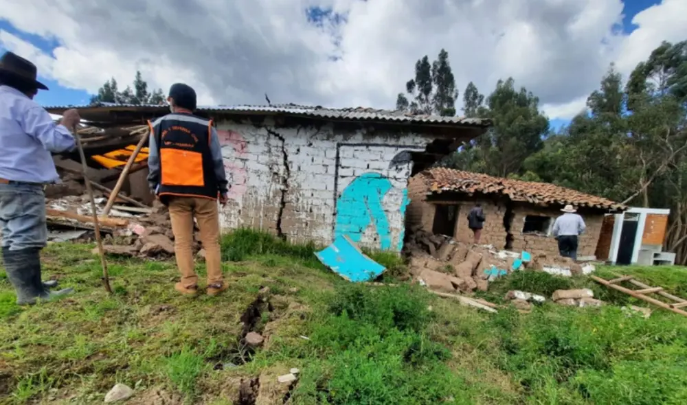 Las familias damnificadas vienen pernoctando en viviendas acondicionadas rústicamente. Foto: COER Áncash