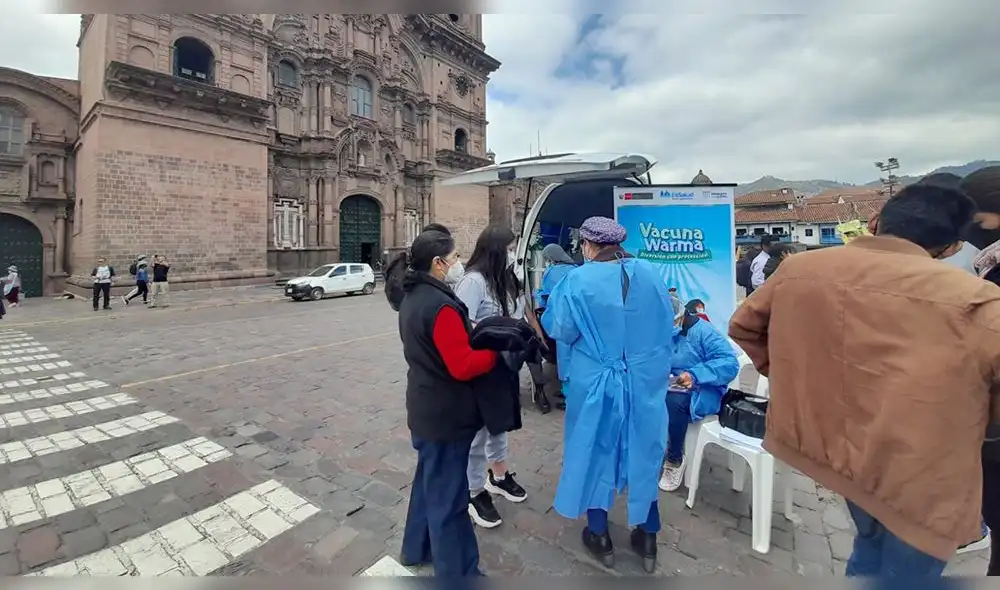 Vacunación se desarrolla a través de brigadas que recorren las calles de Cusco. Foto: URPI/Luis Álvarez Vacunación se desarrolla a través de brigadas que recorren las calles de Cusco. Foto: URPI/Luis Álvarez