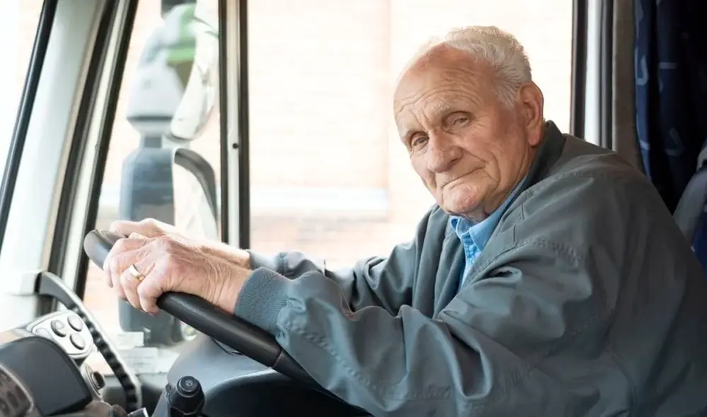 “Me pongo muy inquieto holgazaneando en la casa si estoy fuera del trabajo", expresó el experimentado camionero. Foto: Daily Mirror “Me pongo muy inquieto holgazaneando en la casa si estoy fuera del trabajo", expresó el experimentado camionero. Foto: Daily Mirror