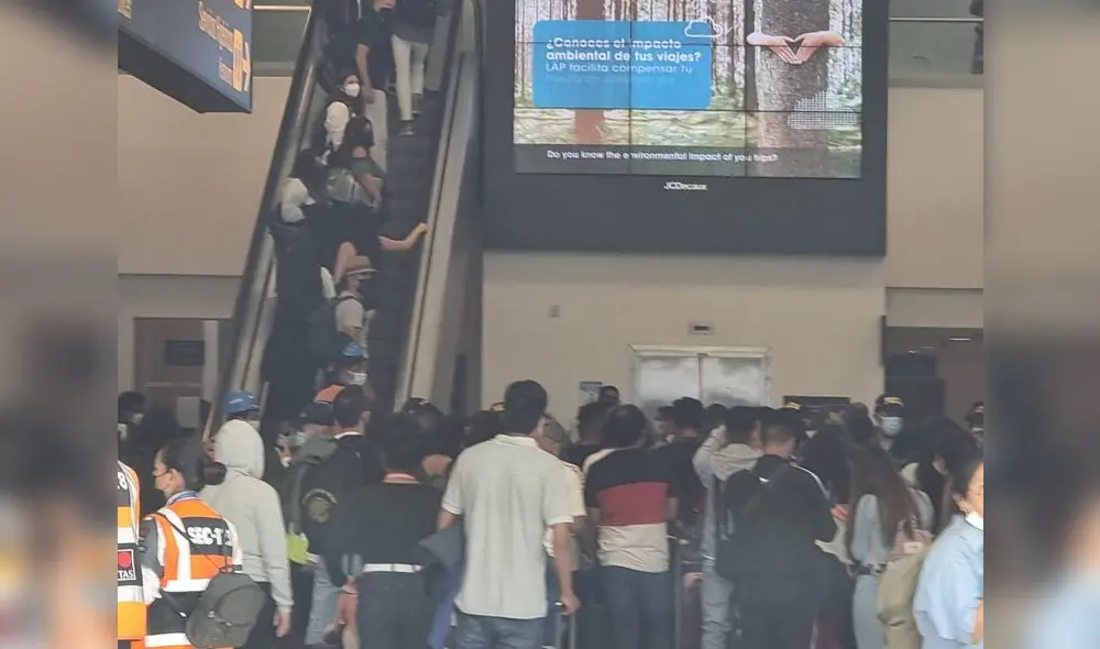 Ciudadanos expresaron su molestia tras reportar la caída del sistema desde las 11.00 p. m. del 10 de abril. Foto: La República