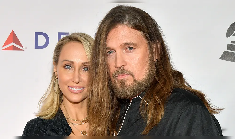 Tish Cyrus y Billy Ray Cyrus contrajeron matrimonio en 1993 en su sala de estar en Franklin, Tennessee. Foto: AFP Tish Cyrus y Billy Ray Cyrus contrajeron matrimonio en 1993 en su sala de estar en Franklin, Tennessee. Foto: AFP