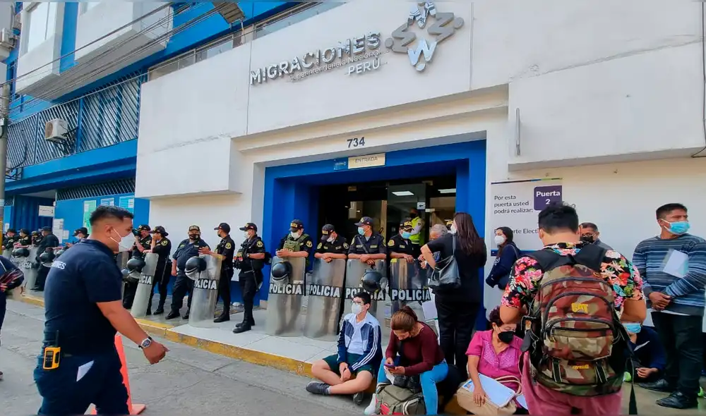Superintendente de  Migraciones confirmó que lograron comprar 16.000 pasaportes. Foto: La República