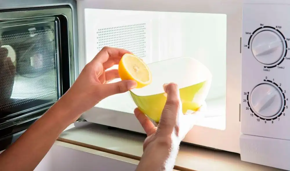 Revisa cómo arreglar el problema del mal olor en el microondas con trucos económicos. Foto: YouTube Revisa cómo arreglar el problema del mal olor en el microondas con trucos económicos. Foto: YouTube