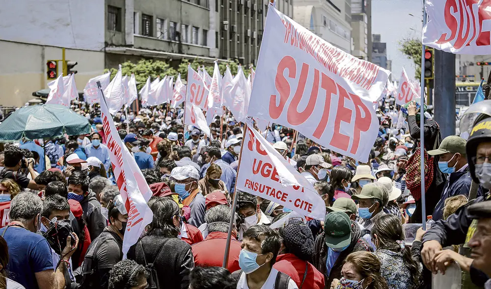 Demandas. Gremio del Sutep logra modificación de la Ley de Reforma Magisterial para el acceso a una CTS justa por parte de los profesores nombrados. Foto: John Reyes/La República