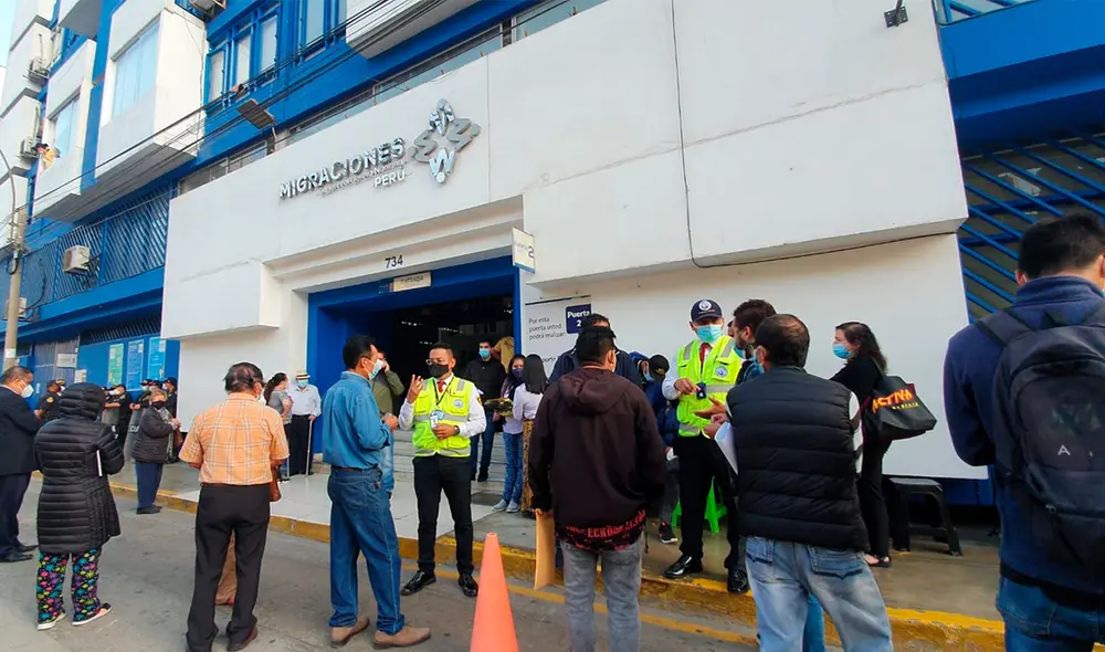 Aún no se ha informado el número de pasaportes que se emitirán este martes 12. Foto: Jessica Merino / URPI-LR