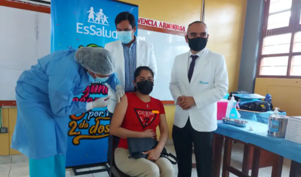 Los asegurados y no asegurados podrán acceder a cualquiera de la dosis que les corresponda según su esquema de vacunación. Foto: Archivo LR