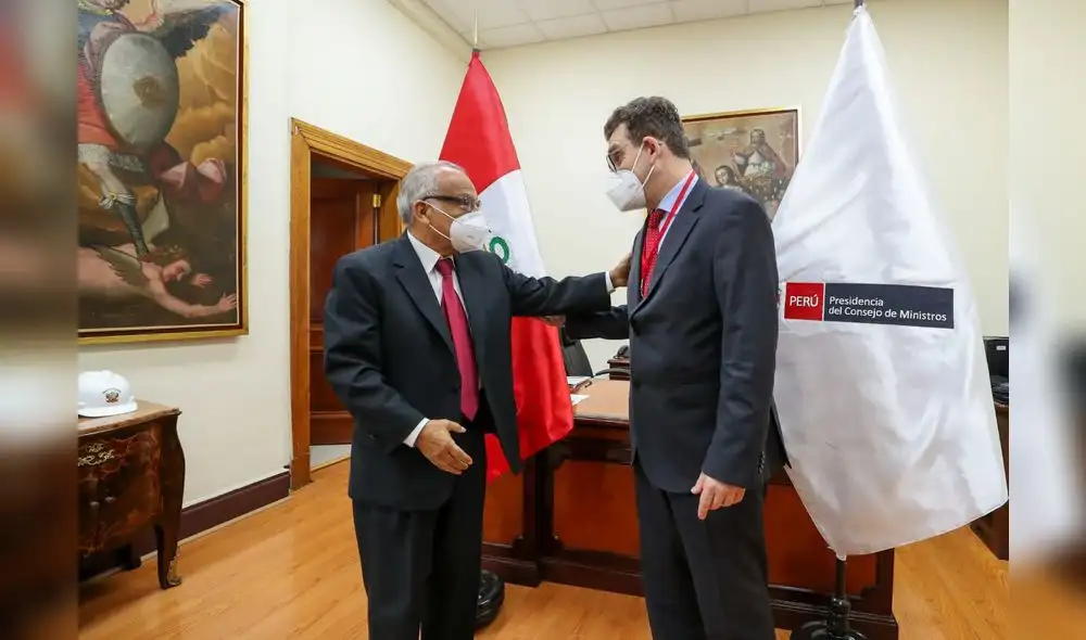 Jefe de la PCM se vio obligado a pedir disculpas por utilizar la imagen de Hitler y la Alemania nazi como un ejemplo de desarrollo. Foto: PCM Jefe de la PCM se vio obligado a pedir disculpas por utilizar la imagen de Hitler y la Alemania nazi como un ejemplo de desarrollo. Foto: PCM