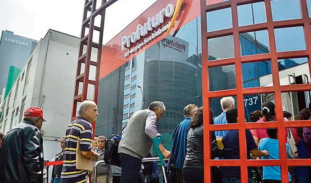 Iniciativa. Alrededor de 5,2 millones de afiliados a las AFP tendrían la posibilidad de solicitar un nuevo retiro de hasta 4 UIT de sus fondos de pensiones. Foto: Andina