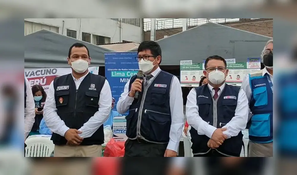 El titular de Salud también anunció un aforo del 100% en las escuelas luego de que se complete la vacunación en todos los escolares. Foto: Captura Facebook Minsa