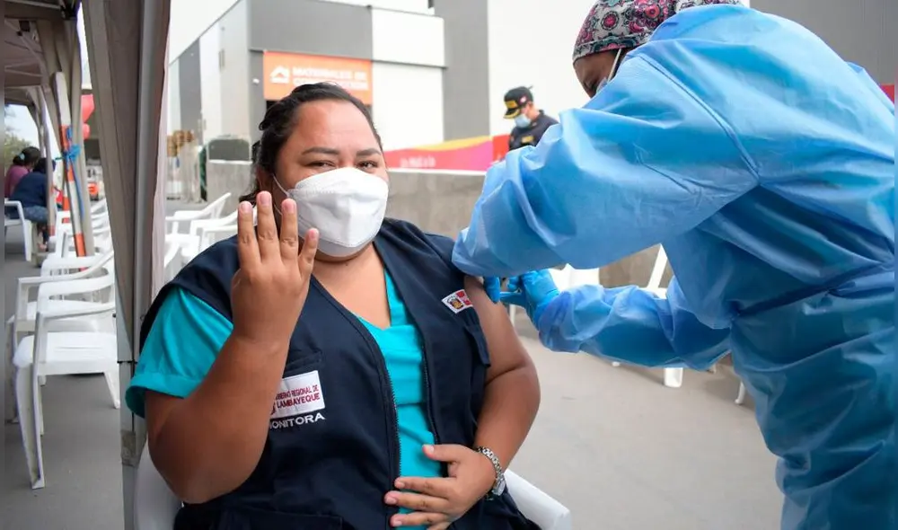 La cuarta dosis se aplica luego de cinco meses de recibida la tercera dosis. Foto: Geresa Lambayeque.
