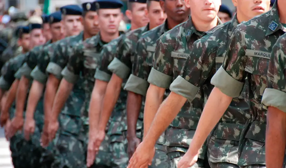 Desfile militar del 7 de septiembre en Brasil. Foto: Cristian Janke Desfile militar del 7 de septiembre en Brasil. Foto: Cristian Janke