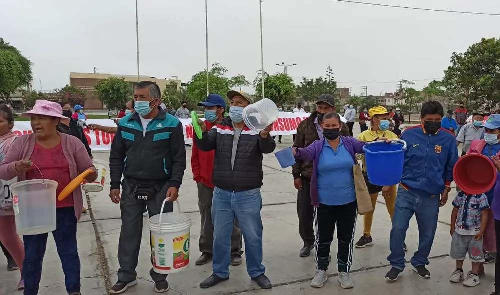 Durante las protestas exigían también que se destraben las obras de Chavimochic, Foto: Yolanda Goicochea /URPI-LR Durante las protestas exigían también que se destraben las obras de Chavimochic, Foto: Yolanda Goicochea /URPI-LR