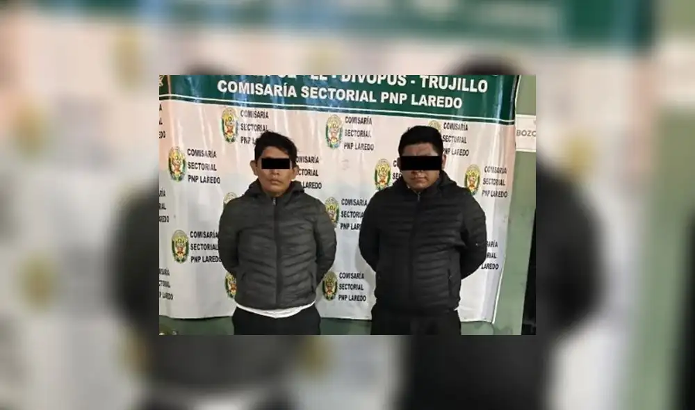 Sujetos fugaron en auto, pero fueron atrapados tras persecución. Foto: PNP Sujetos fugaron en auto, pero fueron atrapados tras persecución. Foto: PNP