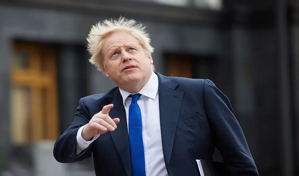 Boris Johnson indicó que la meta es "detener a los viles traficantes". Foto: EFE