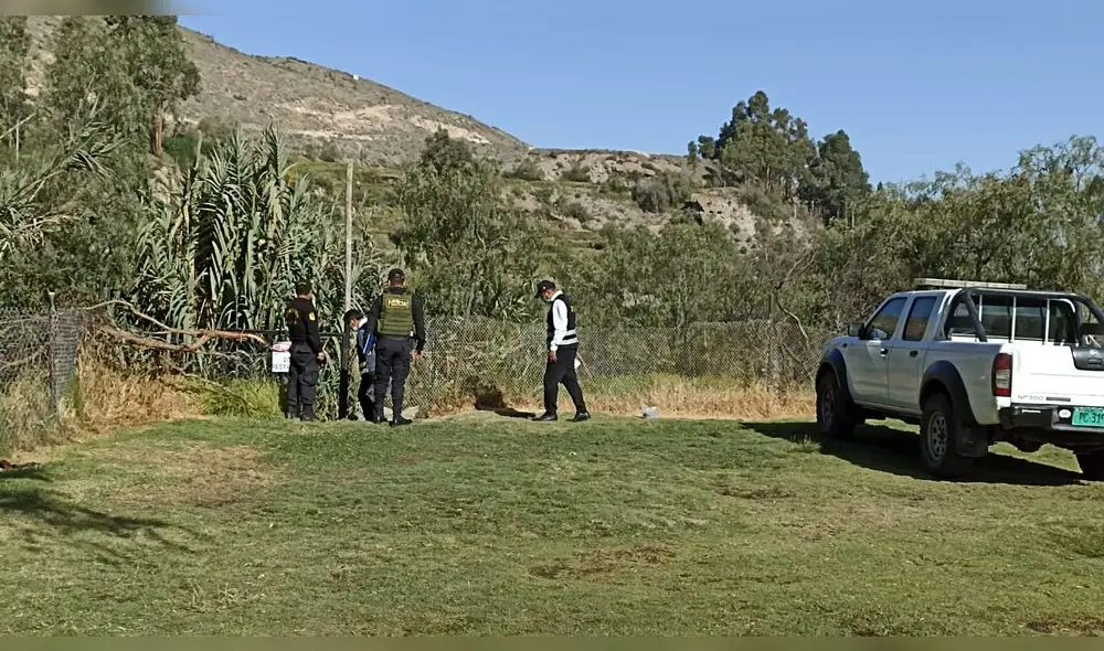 Policías, serenos y bomberos atendieron la emergencia. Foto: Wilder Pari/URPI Policías, serenos y bomberos atendieron la emergencia. Foto: Wilder Pari/URPI