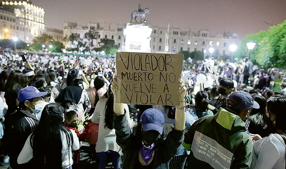 Protestas. En Lima, cientos de mujeres salieron a las calles a exigir justicia para la pequeña abusada. Foto: John Reyes/La República Protestas. En Lima, cientos de mujeres salieron a las calles a exigir justicia para la pequeña abusada. Foto: John Reyes/La República