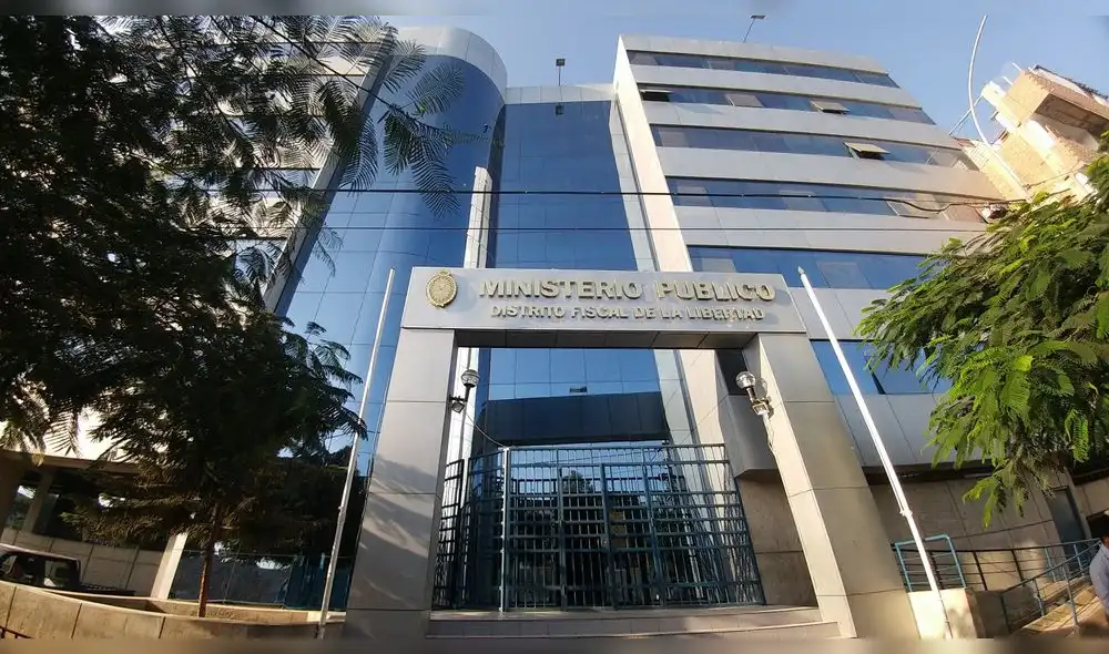 Ministerio Público incautó expediente técnico original de la obra. Foto: La República Ministerio Público incautó expediente técnico original de la obra. Foto: La República