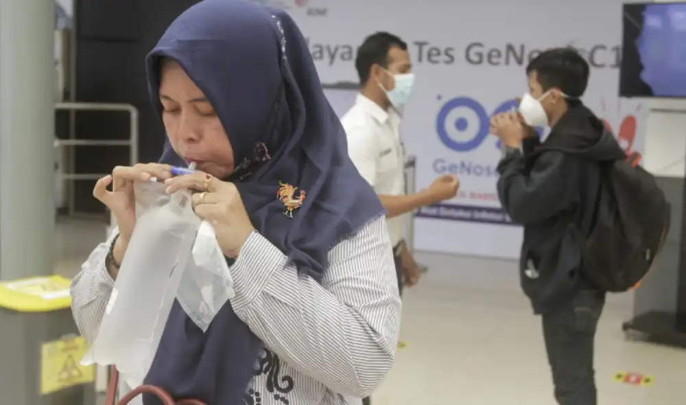 La FDA explicó que este tipo de prueba COVID-19 puede realizarse en clínicas, hospitales y sitios móviles bajo la supervisión de personal especializado. Foto: referencial / Bisnis / Himawan L Nugraha