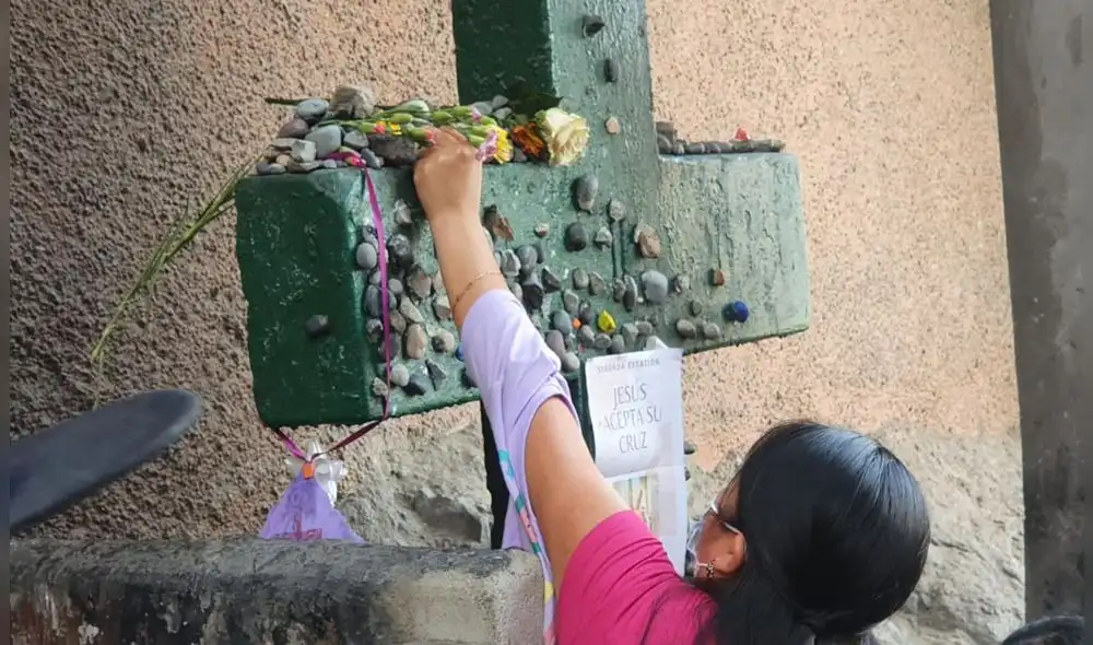 Cientos de fieles se movilizaron por diferentes partes durante este Viernes Santo. Foto: Giuliana Castillo / URPI-LR