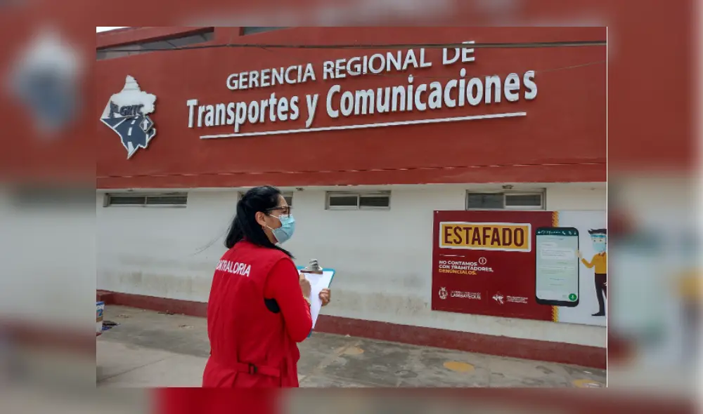 Los técnicos de la Contraloría acopiaron información en la Gerencia Regional de Transportes. Foto: Contraloría