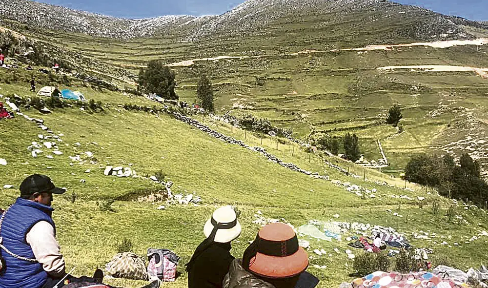 Fuerabamba. Comuneros ingresan a terrenos de Las Bambas y pernoctan en el lugar. Foto: difusión