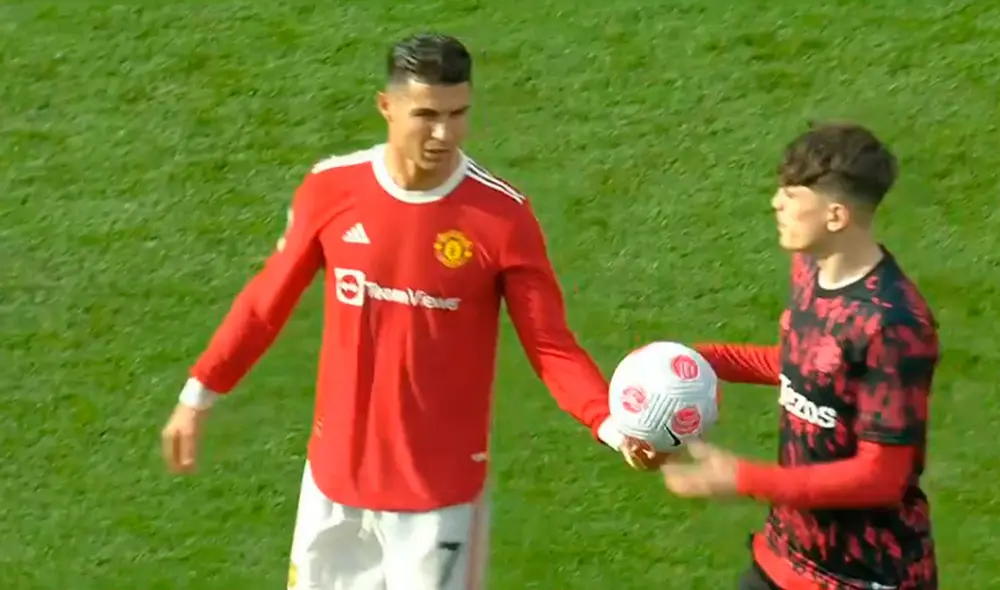 Cristiano Ronaldo le dio la victoria al United con sus tres goles. Foto: captura de ESPN